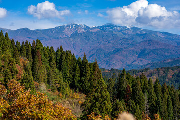 Obraz premium 白峰・西山から望む白山連峰