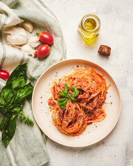 Spaghetti With Tomato Sauce