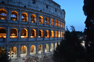 Fototapeta na wymiar Colosseum at night 