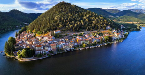 Most beautiful scenic Italian lakes - small picturesque lake Piediluco with colorful houses in Umbria, Terni province. Aerial panoramic view - obrazy, fototapety, plakaty