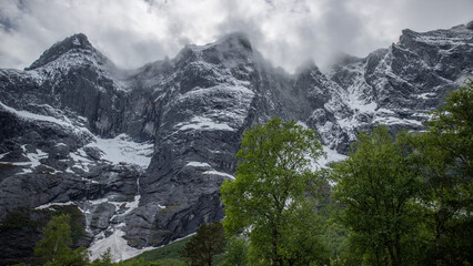Trollryggen - Park Narodowy Reinheimen w Norwegii