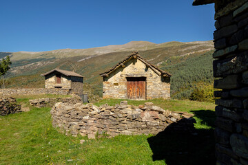Bordas en Buisán, Buisán ,municipio de Fanlo,Huesca, Aragón, cordillera de los Pirineos, Spain