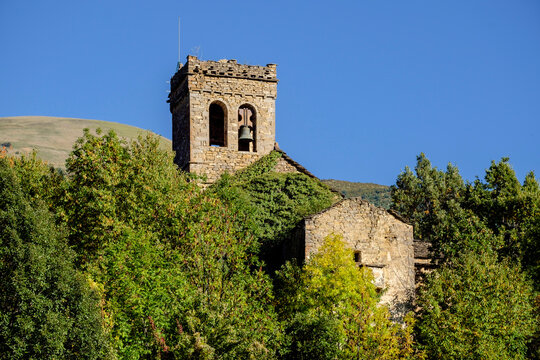 iglesia de la Virgen de la Asunción, siglo XII, Asín de Broto ,municipio de Broto, Sobrarbe,Huesca, Aragón, cordillera de los Pirineos, Spain