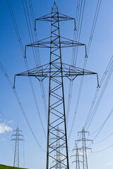 &Uuml;berland Stromleitungen