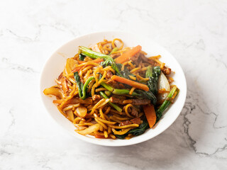 stir fried noodles with vegetables