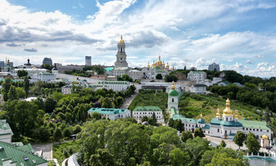 Fototapeta na wymiar Kiev-Pechersk Lavra. Panorama of Kyiv and Lavra. View of the left bank of the Dnieper.