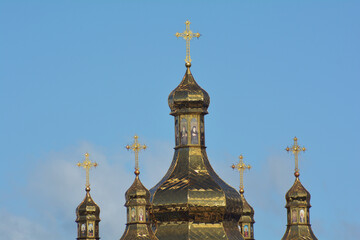 Fototapeta na wymiar golden domes christian church