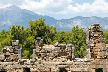 Fototapeta na wymiar ruins of the ancient city, agains the mountain view. 