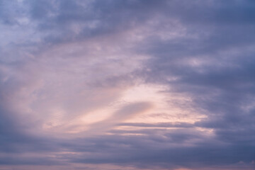 朝の雲
