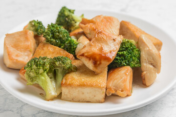 鶏肉と豆腐のオイスターソース炒め