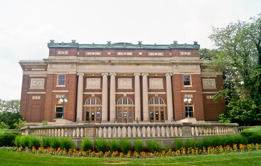 University of Illinois Urbana-Champaign - June 13, 2022: Foellinger Auditorium, view from main quad - obrazy, fototapety, plakaty