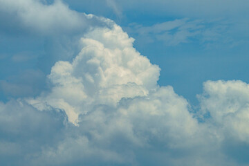 積乱雲は夏の雲