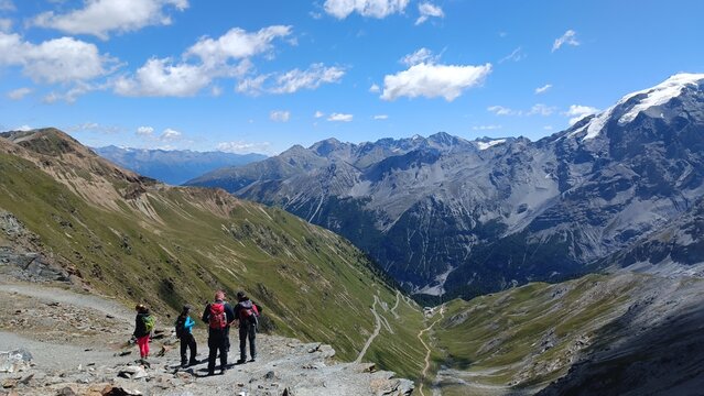 Escursione tra le alpi italiane, ghiacciai, fresco, trekking
