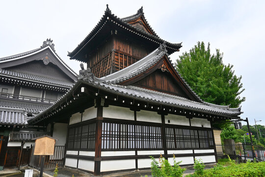 新撰組ゆかりの京都市西本願寺の太鼓楼