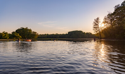 Kayak au crépuscule