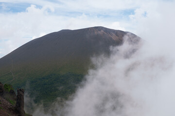 幻想的な山の風景