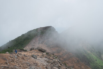幻想的な山の風景