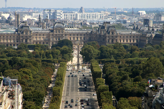 Paris - Avenue des Champs Élysées - Concorde - Louvre