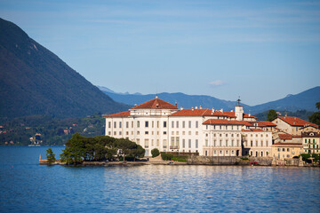 Fototapeta na wymiar view of Lago Maggiore