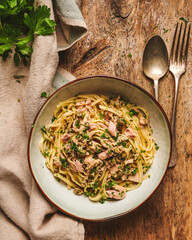 Linguine with Canned Tuna, capers and garlic