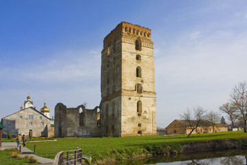 Fototapeta na wymiar Ruins of a defensive tower in Starokonstantinov, Ukraine 