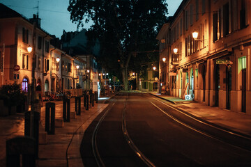 Fototapeta na wymiar Night streets of Geneve