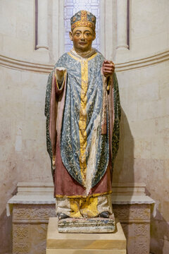 San Nicolas, obispo, siglo XIV, pidra caliza policromada, Museo Diocesano de Salamanca, Catedral Vieja, Salamanca,  comunidad aut&oacute;noma de Castilla y Le&oacute;n, Spain
