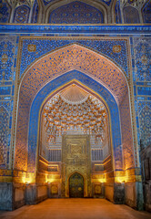 Obraz premium Interior of Tilya Kori Mosque and Madrasah located in Registan Square, in Samarkand, Uzbekistan