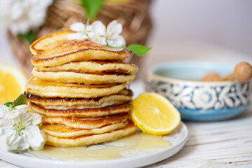 Pancakes with honey, lemon