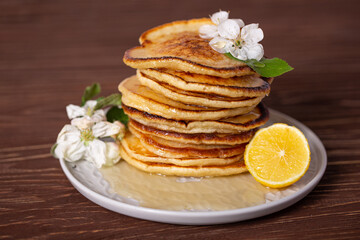 Pancakes with honey, lemon