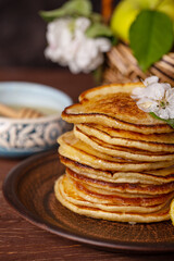 Pancakes with honey, lemon and apple