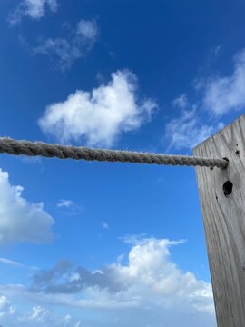 La cuerda y el cielo zul