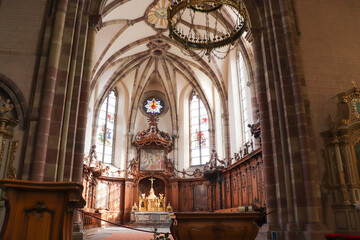 Fototapeta na wymiar Alsace - Bas-Rhin - Marmoutier - Abbaye Saint-Etienne - Le Choeur et l'autel