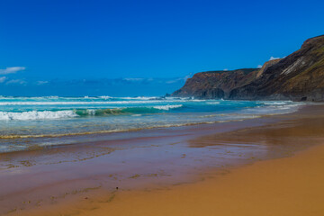 Fototapeta na wymiar Beautiful beach in Algarve