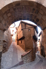 Naklejka premium street and arch town of Albarracin, Teruel province, Spain