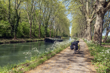 Voyage à vélo au printemps 2022, de début du mois d'avril à la fin du mois de mai sur les pistes cyclables et vélo-routes  du sud de la France., boucle touristique de 3416 kms .