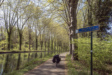 Voyage &agrave; v&eacute;lo au printemps 2022, de d&eacute;but du mois d'avril &agrave; la fin du mois de mai sur les pistes cyclables et v&eacute;lo-routes  du sud de la France., boucle touristique de 3416 kms .
