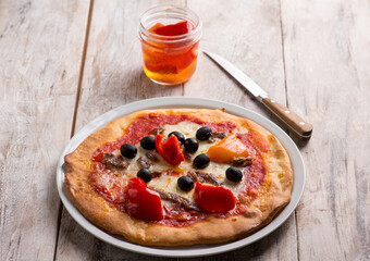 pizza margherita with pepper