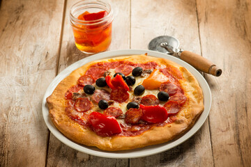 pizza pepperoni, with pepper and hot sausage