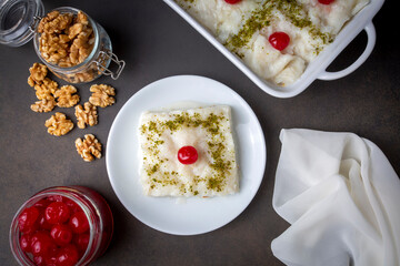 Fototapeta na wymiar Turkish Traditional Ramadan Dessert Gullac