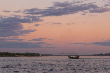 Fototapeta na wymiar Canoas no Rio Tocantins, em Imperatriz - Maranhão