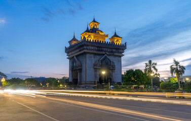 Fototapeta na wymiar Patuxai (Patuxay) the most famous landmark in Vientiane.