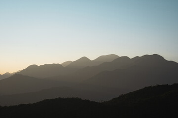 sunrise in the mountains mantiqueira