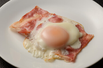 ベーコンエッグ
