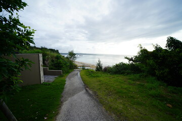 沖縄の宜野座の自然のビーチ