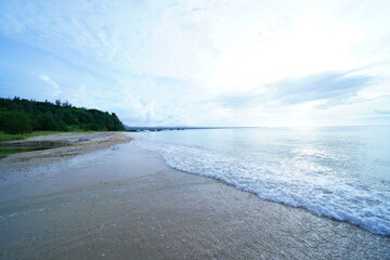 沖縄の宜野座の自然のビーチ
