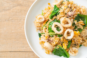 Fried rice with squid or octopus