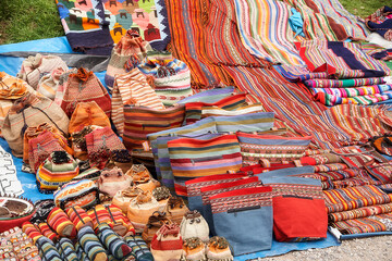 Fototapeta premium Peru, Tradition, Kunsthandwerk, Stoffe, Markt