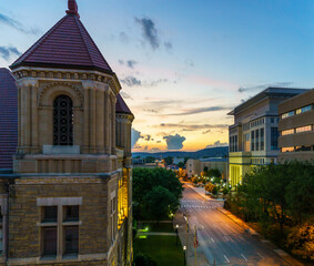 Obraz premium West Virginia, Charleston, Court House, Architecture, Building, Sunset, City, Street, Trees, Clouds, Stone, Structure