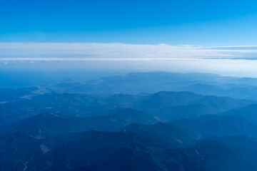 上空から見た青い山脈